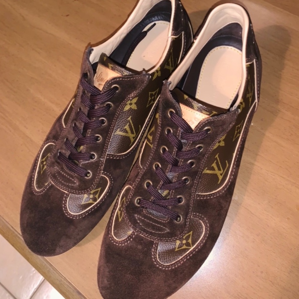 Louis Vuitton Sneakers Size 8